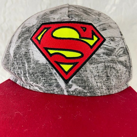 DC Comics Superman Camouflage Youth Snapback Hat - Picture 2 of 8